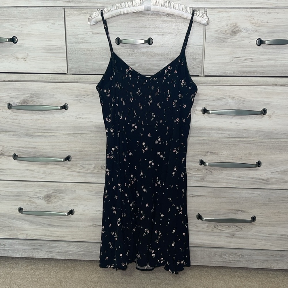Old Navy Black Floral Spaghetti Strap Flowy Dress - Picture 2 of 9